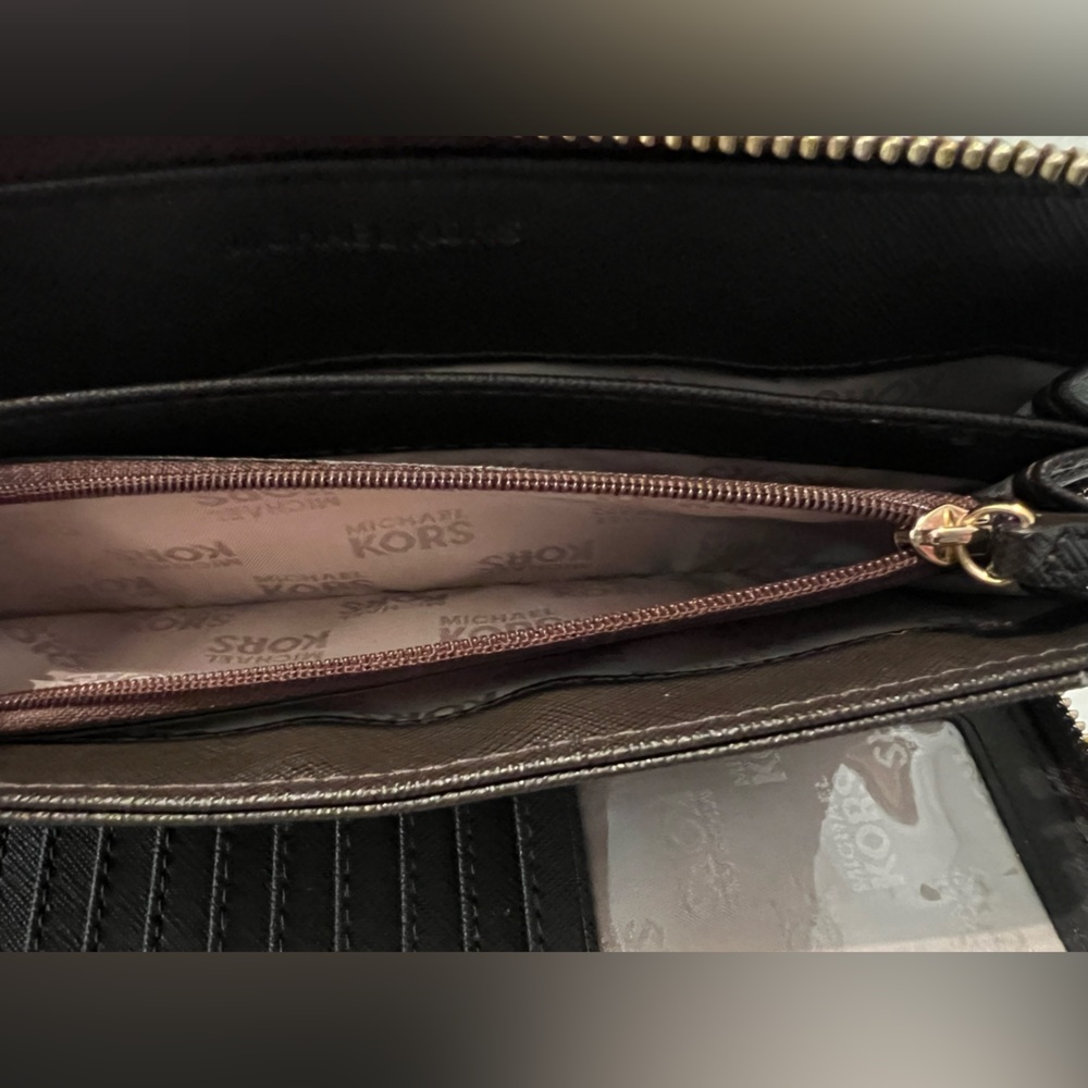 Michael Kors Signature Continental Wallet/Wristlet - LIKE NEW! - Picture 11 of 13